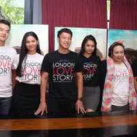 “Makanya kita harus prepare dari mobil, sampai reading pun di mobil. Kita benar-benar enggak punya waktu banyak," lanjut pemeran Caramel di kawasan SCBD, Jakarta Pusat, Kamis (14/1/2016). (Andy Masela/Bintang.com)