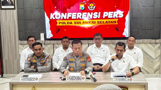 Polda Sulsel jumpa pers terkait penanganan kasus korupsi yang menyeret Bupati Gowa Sitti Husniah Talenrang. (Liputan6.com/Fauzan)
