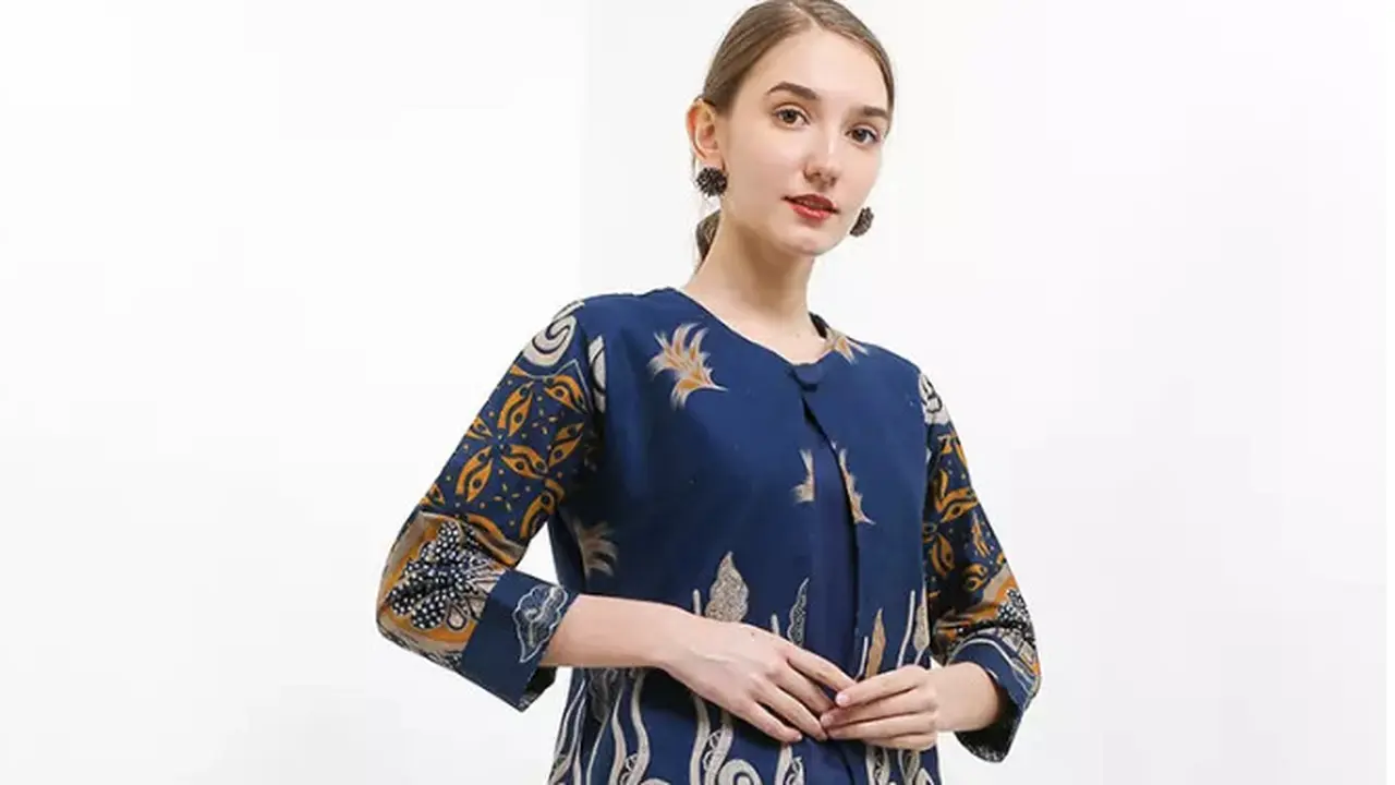 7 Model Batik Tunik Terbaru untuk Wanita, Bisa untuk Acara Kantoran hingga Kondangan di 2024