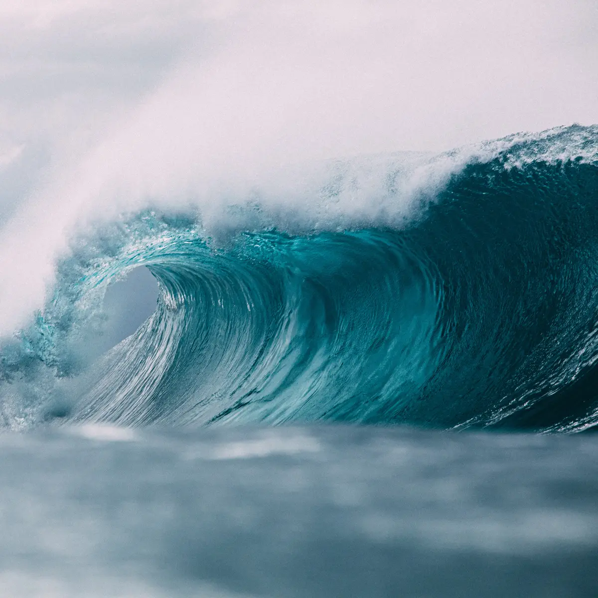 Arti Mimpi Ombak Besar, Miliki Tafsiran yang Istimewa - Ragam