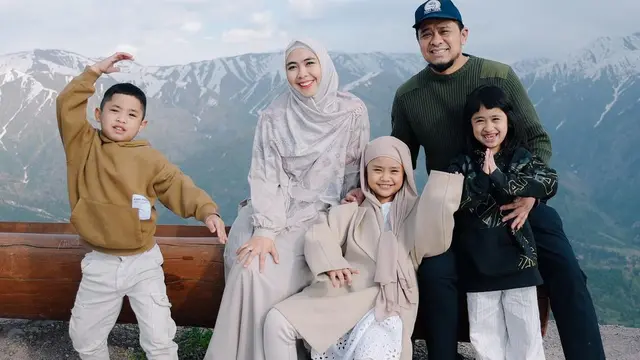 7 Potret Liburan Oki Setiana Dewi di Uzbekistan, Menawan saat Jadi Putri Bukhoro