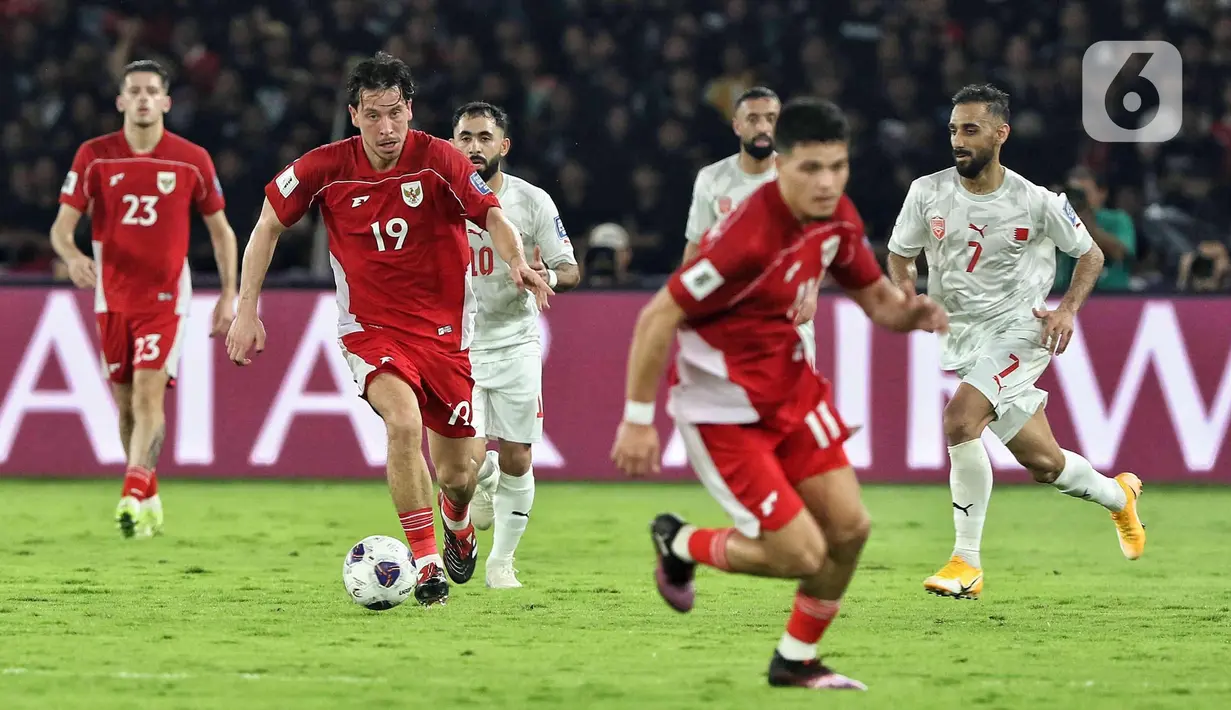 Sejumlah peluang berhasil didapat melalui serangan apik kombinasi Rizky Ridho, Ragnar Oratmangoen, dan Marselino Ferdinan. (Liputan6.com/Angga Yuniar)