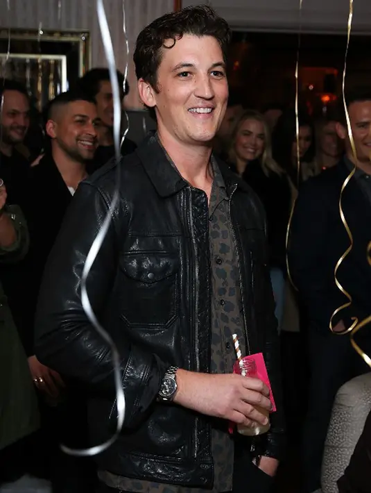 Pemeran Peter Hayes di film Divergent ini terpaksa ditangkap oleh pihak yang berwajib karena tak bisa diajak beekerja sama saat terlihat mabuk di depan umum. Kabarnya Miles habis berpesta dengan teman-temannya. (AFP/Bintang.com)