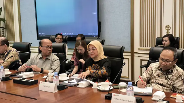 Menaker Ida Apresiasi Kepatuhan Huawei pada Regulasi di Indonesia