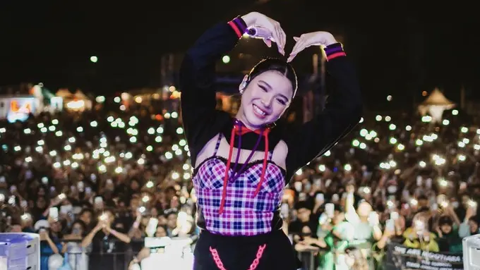 Potret Tiara Andini saat manggung.  (Foto: Dok. Instagram @tiaraandini)