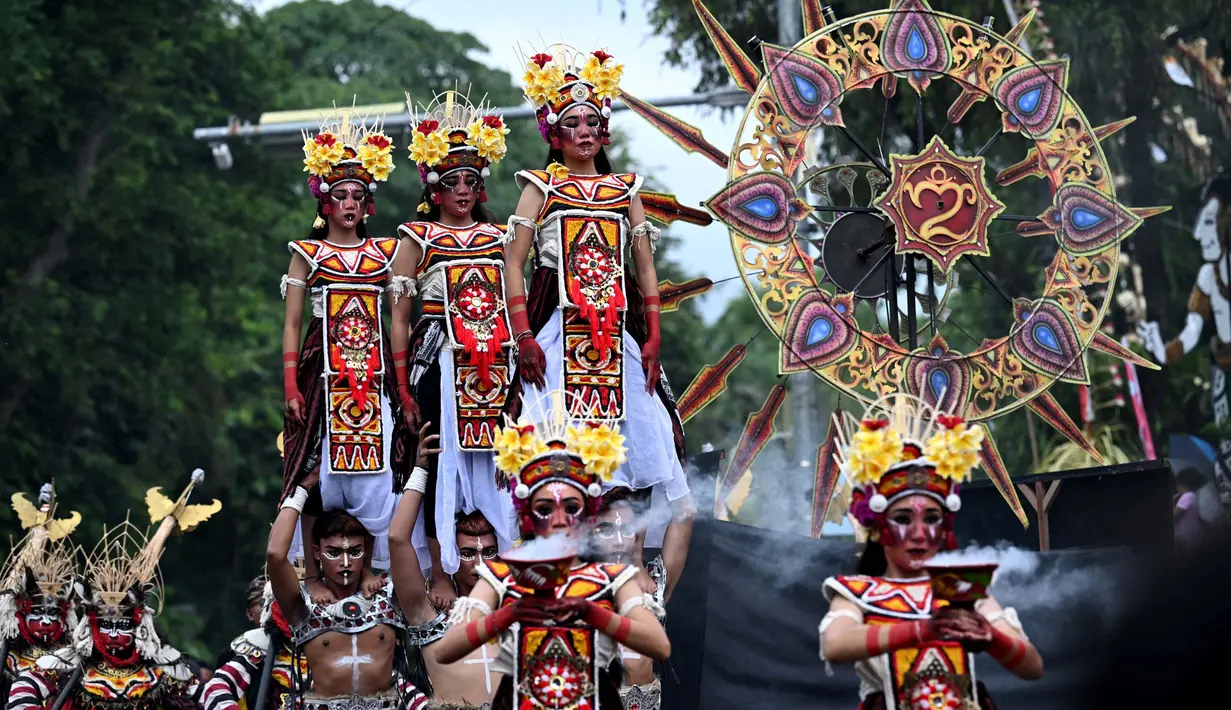 Dalam ajaran Hindu Dharma, Bhuta Kala merepresentasikan kekuatan (Bhu) alam semesta dan waktu (Kala) yang tak terukur dan tak terbantahkan. (SONNY TUMBELAKA/AFP)