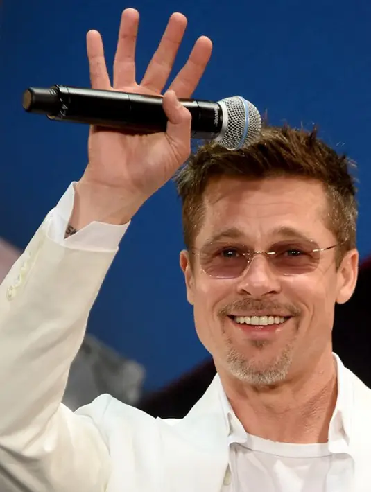 Selain itu sumber juga mengatakan bahwa Pitt memang tidak mengajukan komplain apapun, namun ia sudah memiliki rencana untuk menghabiskan waktu bersama buah hatinya tersebut tepat di hari ayah. (AFP/Bintang.com)