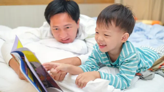 Bukan Hanya dengan Bunda, Ayah Juga Bisa Membangun Bonding dengan Si Kecil Lho!