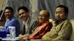 Wakil Ketua Fraksi Partai NasDem,  Johnny G. Plate (kiri) bersama Sekretaris Fraksi Partai NasDem Syarief Abdullah (kedua kanan) saat mengikuti  acara Seminar Politik Fraksi  Nasdem, Jakarta,  Jumat (10/04/2015). (Liputan6.com/Andrian M Tunay)