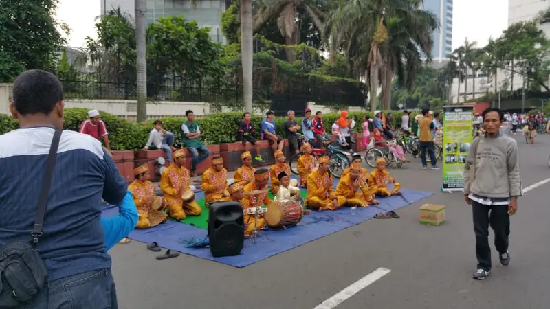 pentas marawis ramaikan Car free Day di seputran Jalan Sudirman, bundaran HI 