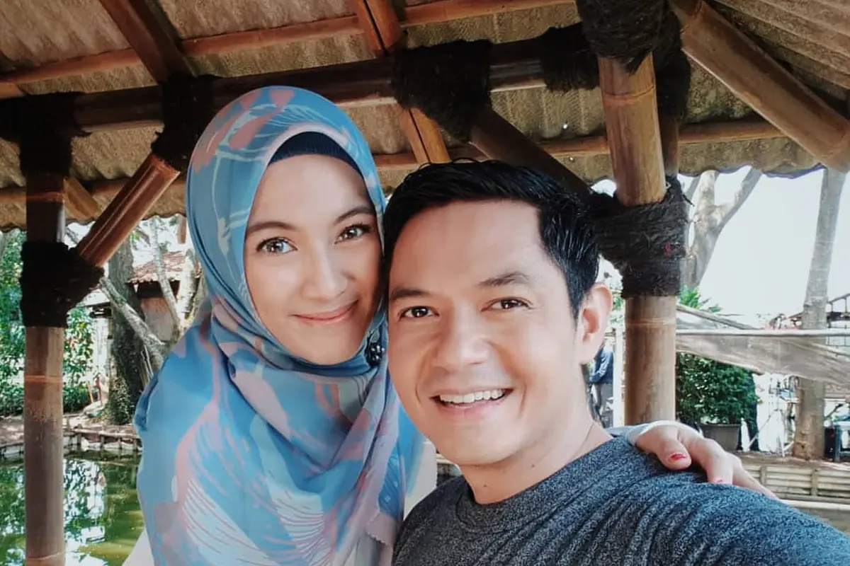 [Fimela] Dude Harlino dan Alyssa Soebandono