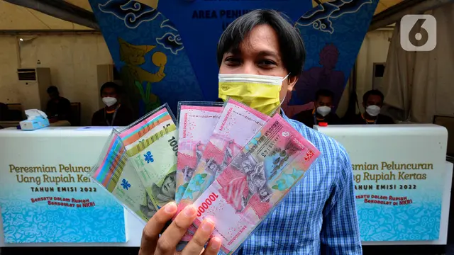 Antusiasme Warga Tukar Uang Rupiah Tahun Emisi 2022