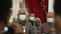 plh Bupati Banjarnegara, Syamsudin saat melakukan konferensi pers terkait wabah penyakit mulut dan kuku (PMK). (Foto: Liputan6.com/Humas Pemkab Banjarnegara)