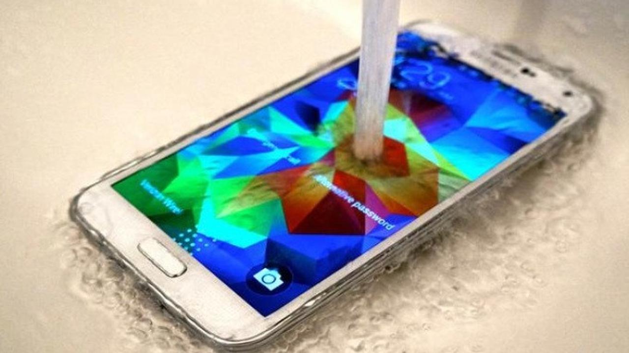 Langkah yang harus dilakukan ketika smartphone terkena air