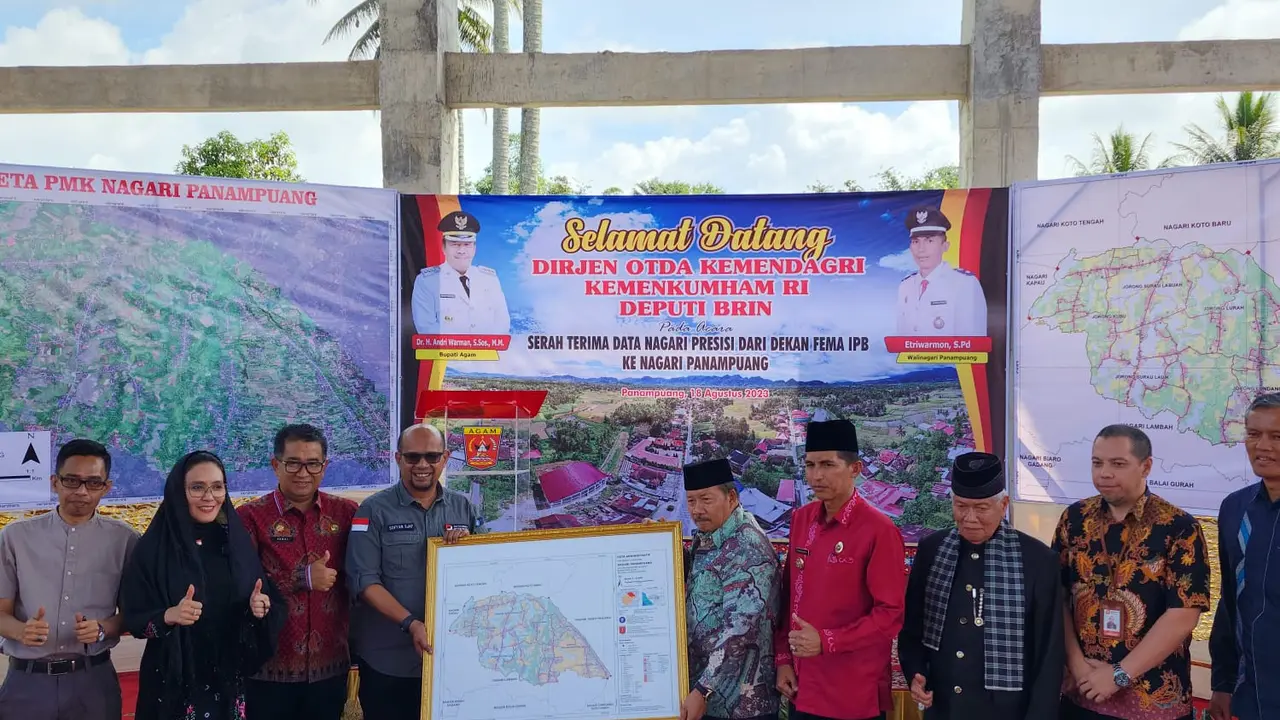 Bertepatan dengan peringatan Hari Konstitusi pada hari ini, Jumat (18/8/2023), Peraturan Nagari Panampuang tentang Sistem Penyelenggaraan Pemerintahan Nagari Berbasis Data Presisi diluncurkan.