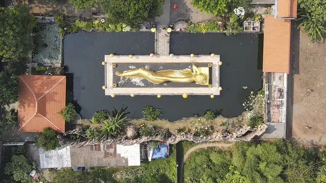 Suasana Hari Raya Waisak di Maha Vihara Mojopahit Mojokerto