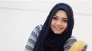 Bertepatan Hari Raya Idul Adha, Senin (12/9) Rina Nose menuliskan keputusannya untuk mengenakan jilbab. "Dengan nama Allah.. Kekuatan hidayah.. Memulai kembali.. Tidak terlambat.. Pengalaman.. Kepahitan..." tulisnya dalam Instagram. (Instagram/rinanose16)