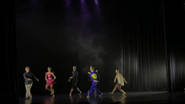 Penampilan Tari Bagian Pertama A New World" oleh Astra Roma Ballet.