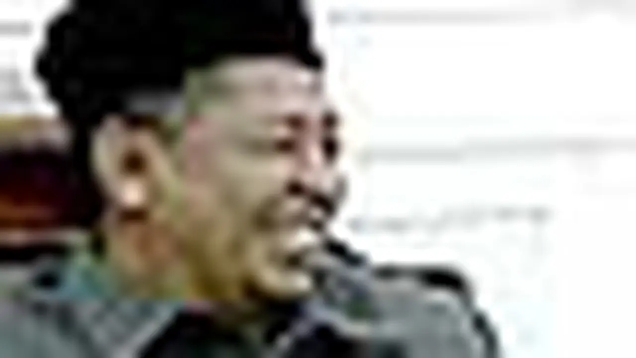 t040502aWapresAmbon.jpg