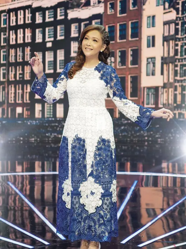 6 Potret Maia Estianty Pakai Kebaya, Tampil Anggun dan Memesona
