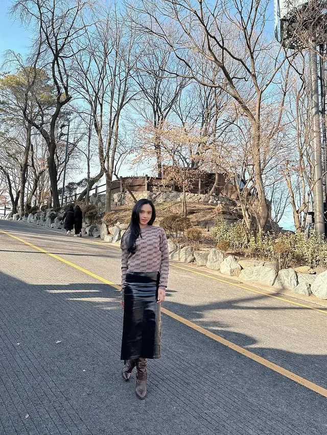 8 Potret Lyodra Liburan di Korea Selatan, Sempat Jalan Bareng DK iKON