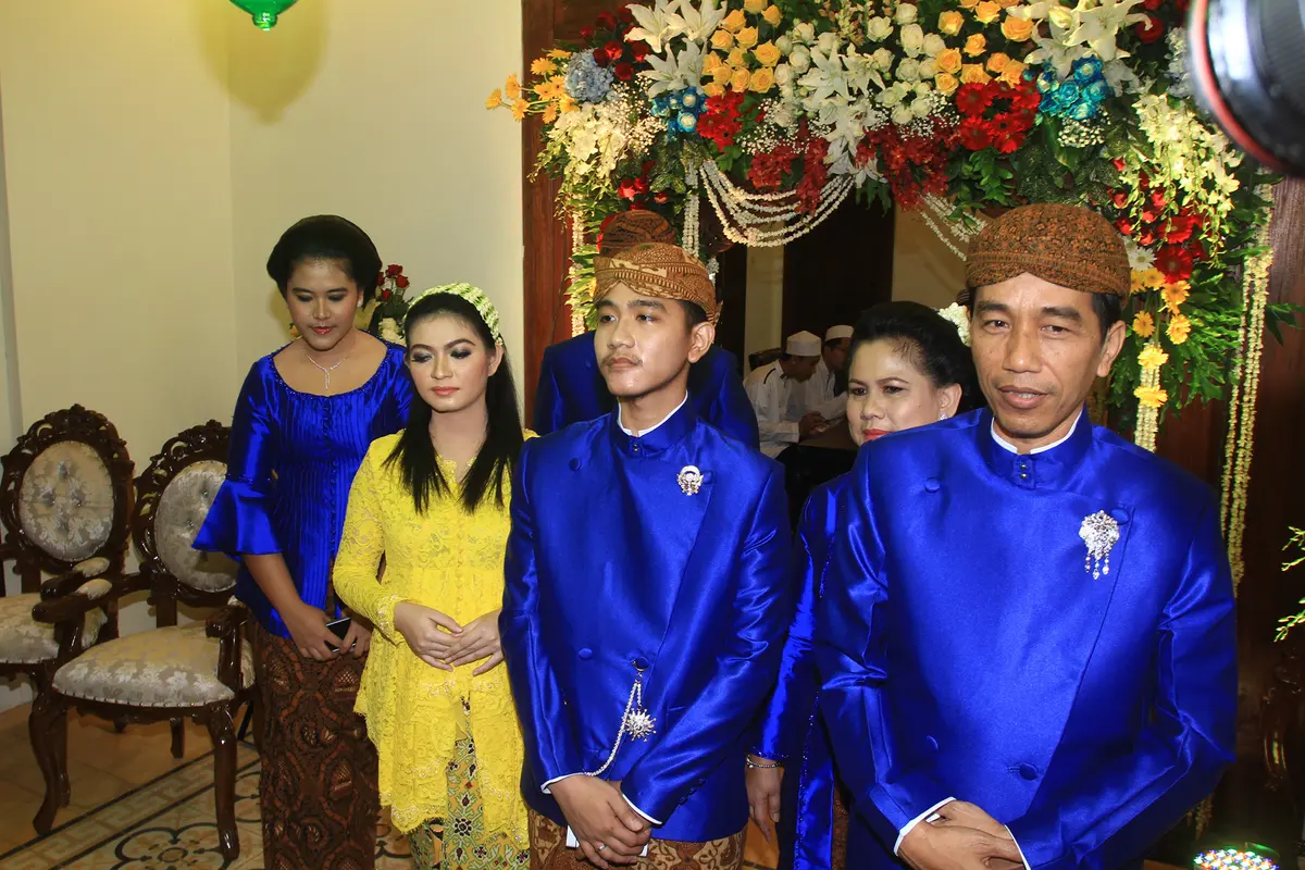 Jokowi gelar acara mitoni