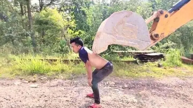 7 Aksi Kocak Operator Alat Berat Ini Bikin Geleng Kepala