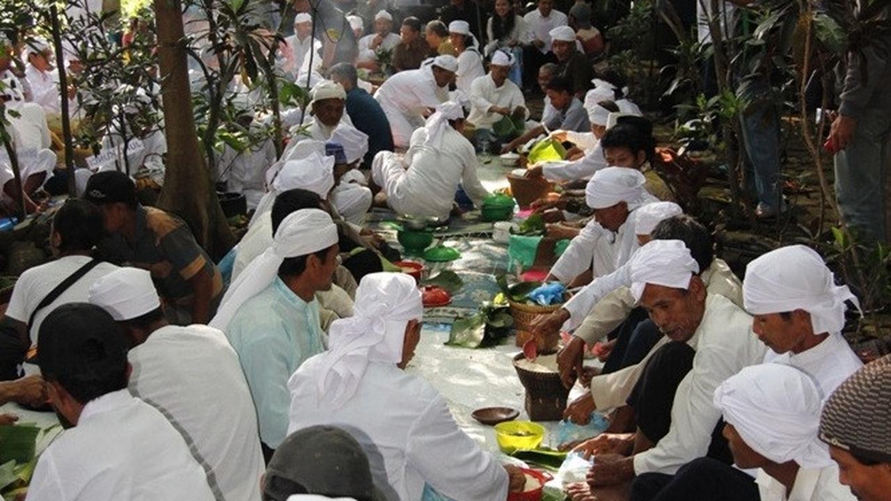 Upacara Adat Ngasa di Kampung Jalawastu
