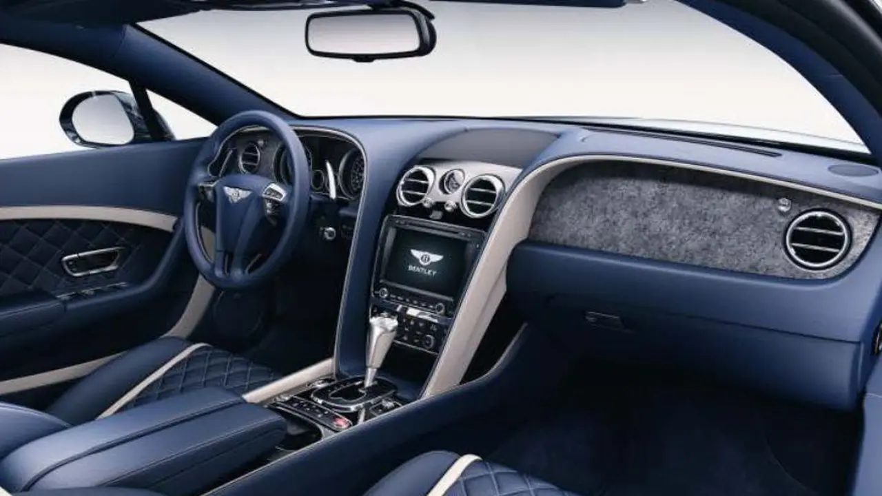 Bentley Pakai Batu Berusia Jutaan Tahun untuk Percantik Interior