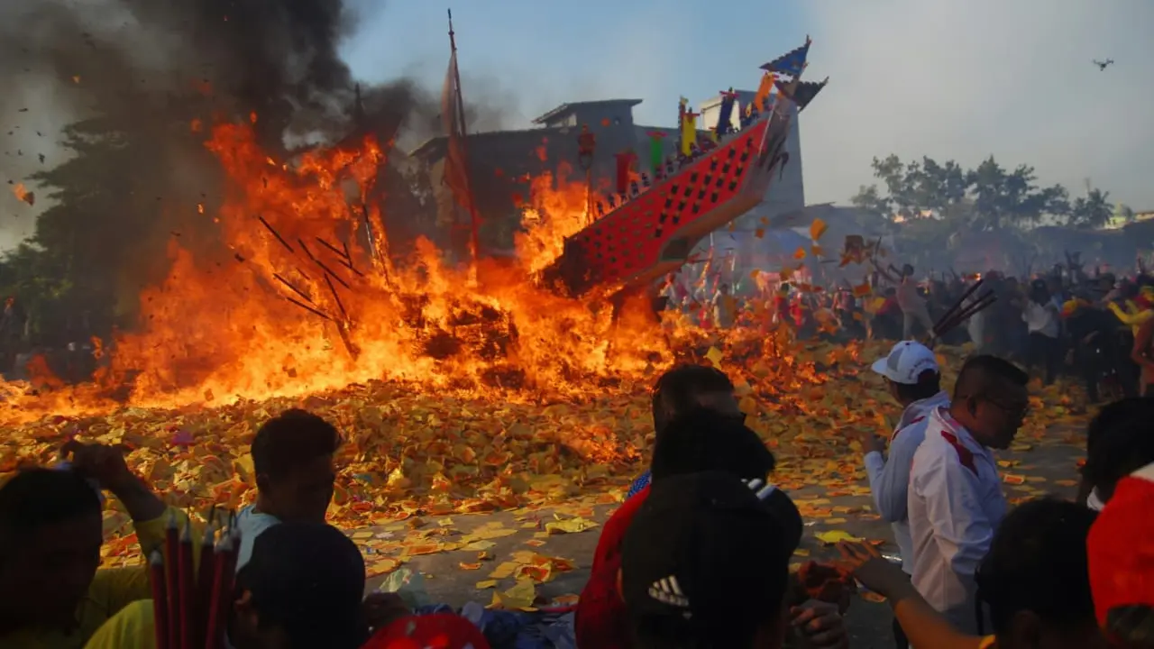 Festival Bakar Tongkang