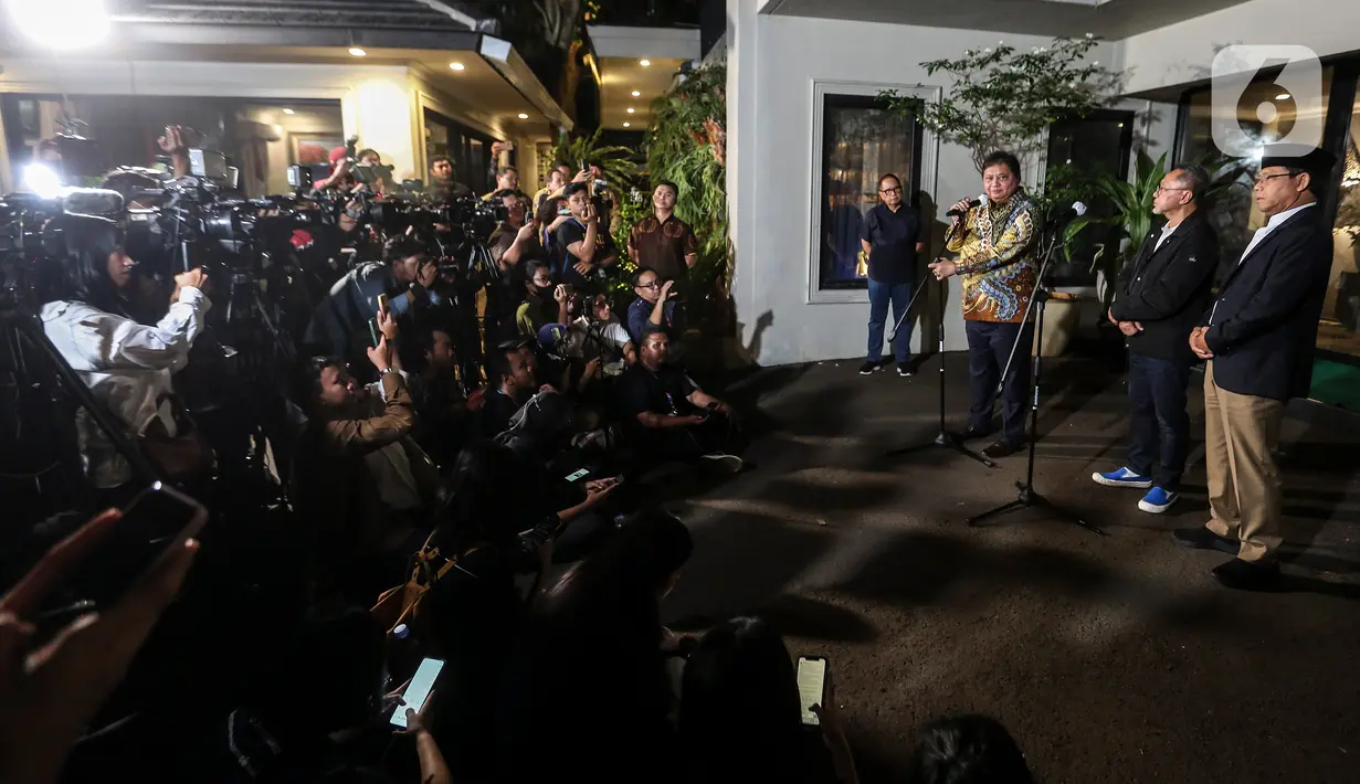 Adapun partai politik tergabung KIB, yakni Partai Amanat Nasional (PAN), Partai Golkar, dan Partai Persatuan Pembangunan. (Liputan6.com/Johan Tallo)