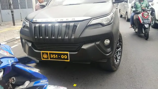 Mobil pelat dinas Polri palsu