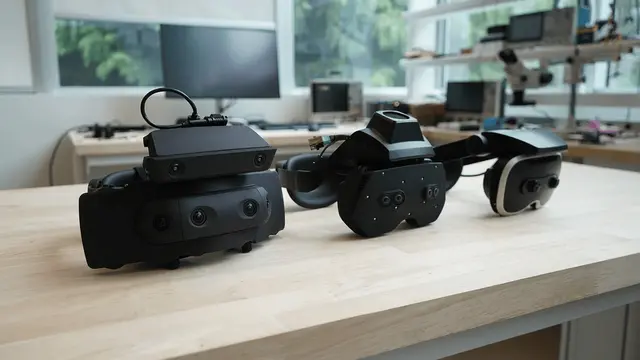 Headset prototipe penelitian "Tiramisu" milik Meta.