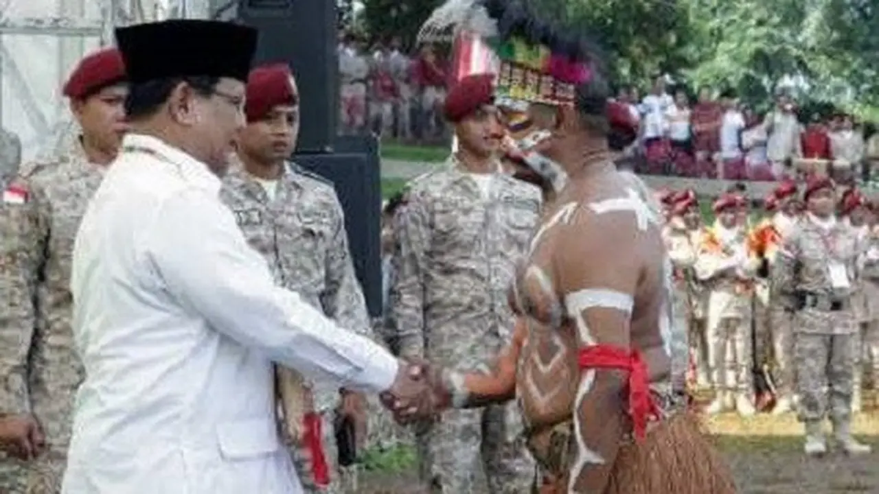 M. Nurman Karupukaro, warga asli Komoro dari Timika.