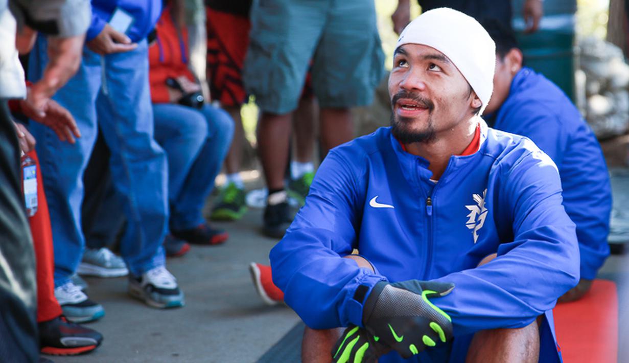Manny Pacquiao sedang beristirahat usai berlatih di Griffith Park, Los Angeles, Amerika Serikat, (Istimewa).