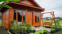 10 Model Rumah Kayu Modal Rp 50 Juta dengan Halaman Mini di Desa, Inspirasi Hunian Estetik