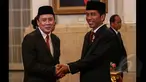 Presiden Joko Widodo resmi melantik Triawan Munaf sebagai Kepala Badan Ekonomi Kreatif di Istana Negara, Jakarta, Senin (26/1/2015). (Liputan6.com/Faizal Fanani)