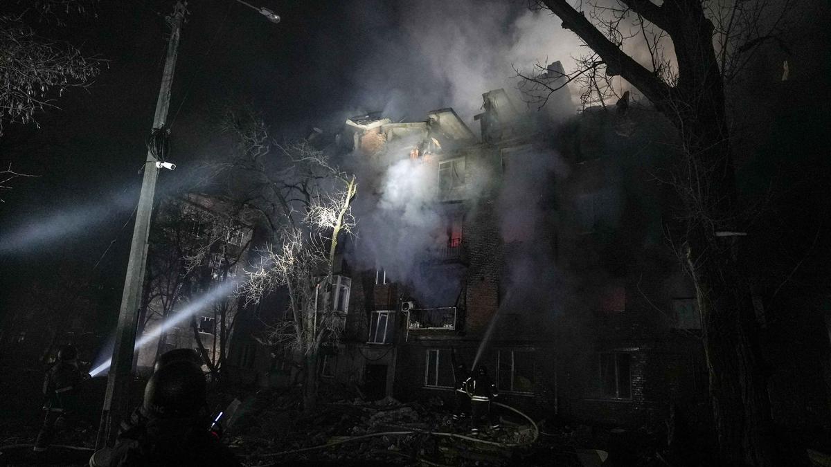 Serangan Udara Rusia Kembali Hantam Ukraina, Infrastruktur Energi dan Apartemen Hancur