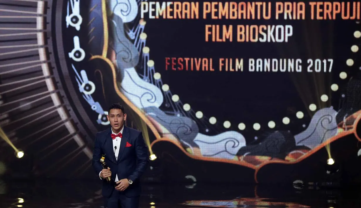 Pembantu Pria Terpuji Film Bioskop dimenangkan oleh aktor Ganindra Bimo. Suami dari Andrea Dian itu menang dalam film Mooamar Emka’s Jakarta Undercover. Ia akan lebih selektif lagi dalam bermain film. (Deki Prayoga/Bintang.com)