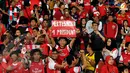 Seorang fans membentangkan spanduk pujian buat Per Mertesacker. (Liputan6.com/Helmi Fithriansyah)