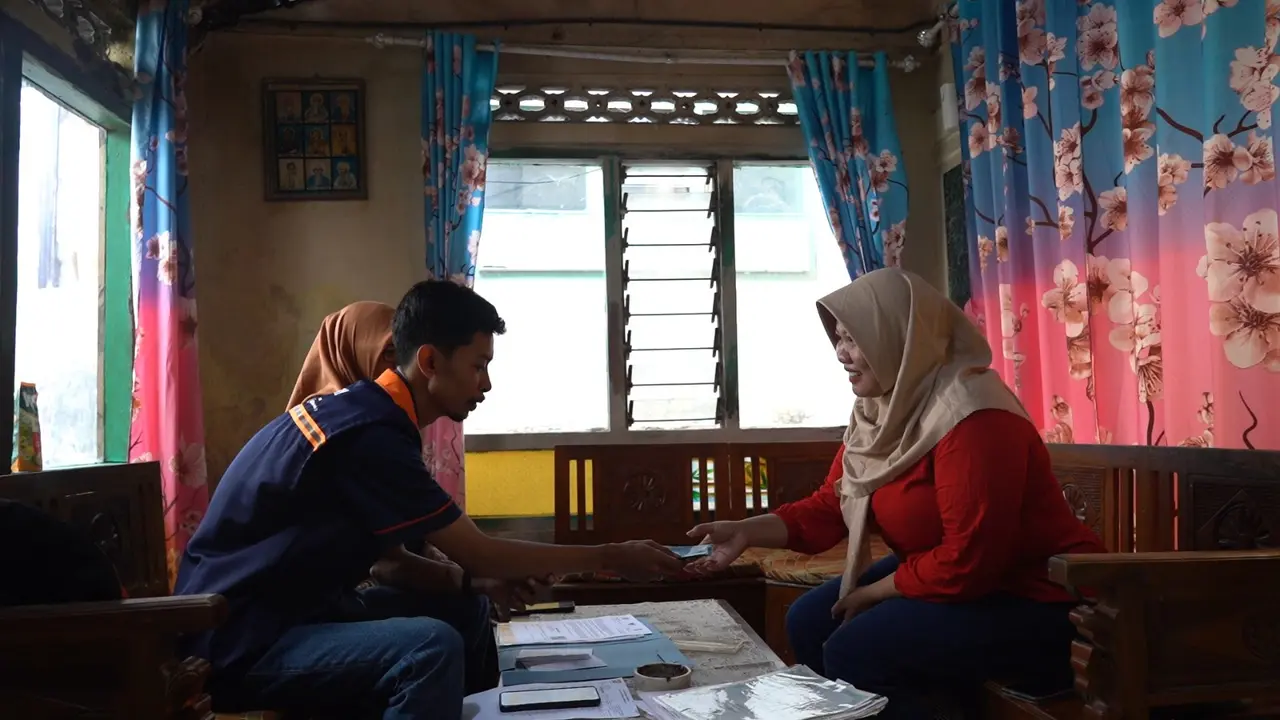 Kementerian Sosial (Kemensos) melanjutkan penyaluran bantuan sosial (bansos) Atensi Yapi di Kabupaten Banyuwangi, Jawa Timur.