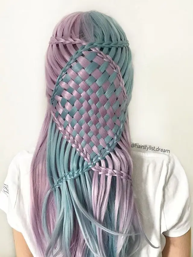 Gadis Ini Membuat Gaya Rambut yang Super Rumit, 6 Hasilnya Bikin Kagum. (Sumber: Instagram/hairstylist.dream)