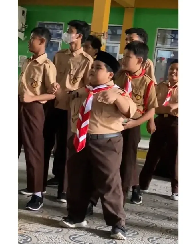 6 Potret Bocah Mirip Karakter Russell di Film Up, Jadi Siswa SMP yang Aktif