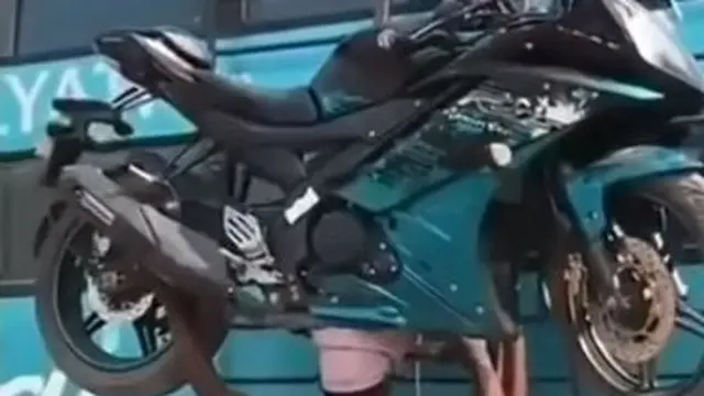 Orang Angkat Benda Super Berat