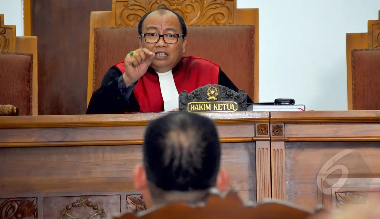 Hakim tunggal Riyadi Sunindyo memimpin menghadiri sidang lanjutan gugatan praperadilan kepada KPK di Pengadilan Negeri (PN) Jakarta Selatan, Rabu (8/4/2015).(Liputan6.com/Yoppy Renato)