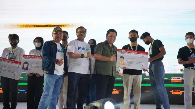 Menteri BUMN RI Erick Thohir hadir menyapa langsung para pelajar peserta program Safety Riding Bersama Jasa Marga