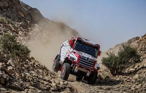 Ikut Reli Dakar 2026, Hino Buktikan Ketangguhan Truk Medium Duty 600 Series (ist)