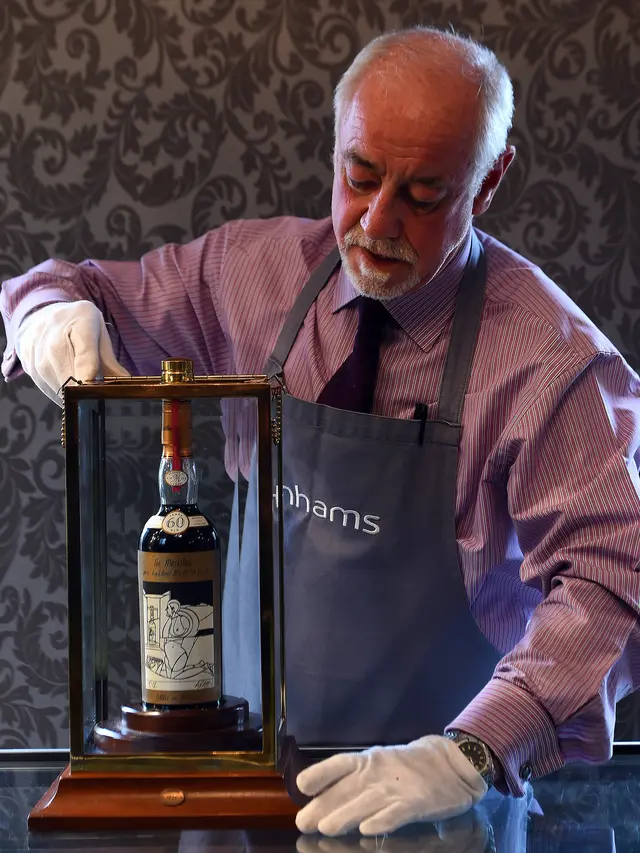 Botol wiski Macallan Valerio Adamai