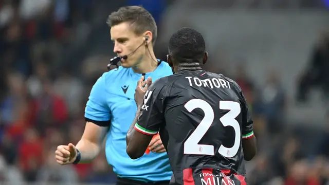Foto: Momen Kartu Merah Fikayo Tomori yang Jadi Biang Keladi Kekalahan Back to Back Milan dari Chelsea di Liga Champions