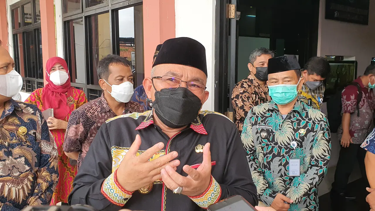 Wali Kota Depok Mohammad Idris saat melakukan kunjungan di Kecamatan Bojongsari.